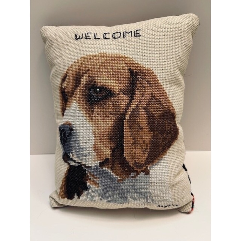 Small Cross Stitch Welcome Beagle Pillow